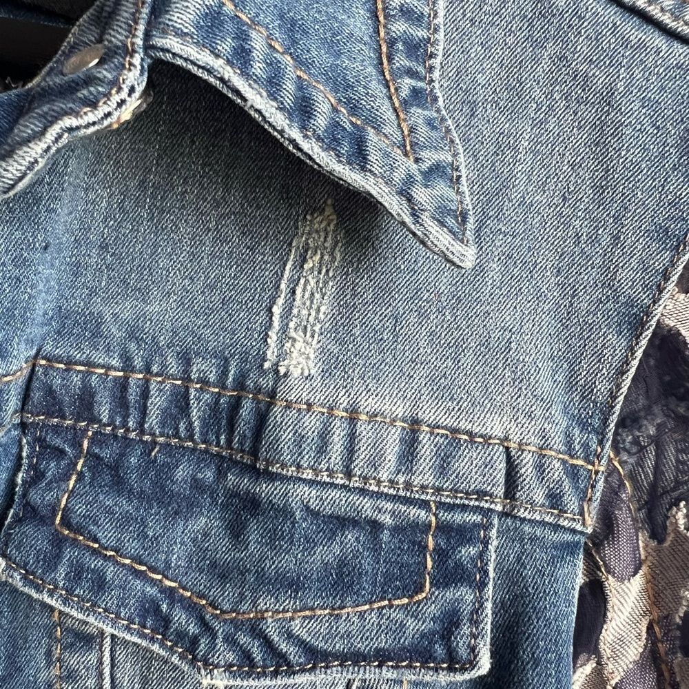 Live A Little Cropped Jean Jacket NWOT - Picture 8 of 9
